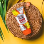 کرم ضد آفتاب بی رنگ فارم استی مناسب پوست چرب و مختلط Oil-Free SPF50+ PA+++ - تصویر 3