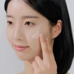 ضدآفتاب روشن کننده سنتلا اسکین اصل 1004 مدل Tone Brightening - تصویر 4